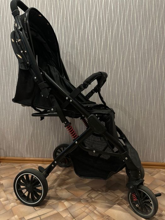 Продам летнюю прогулочную коляску