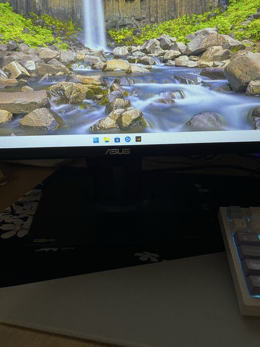 Монитор Asus 280 герц