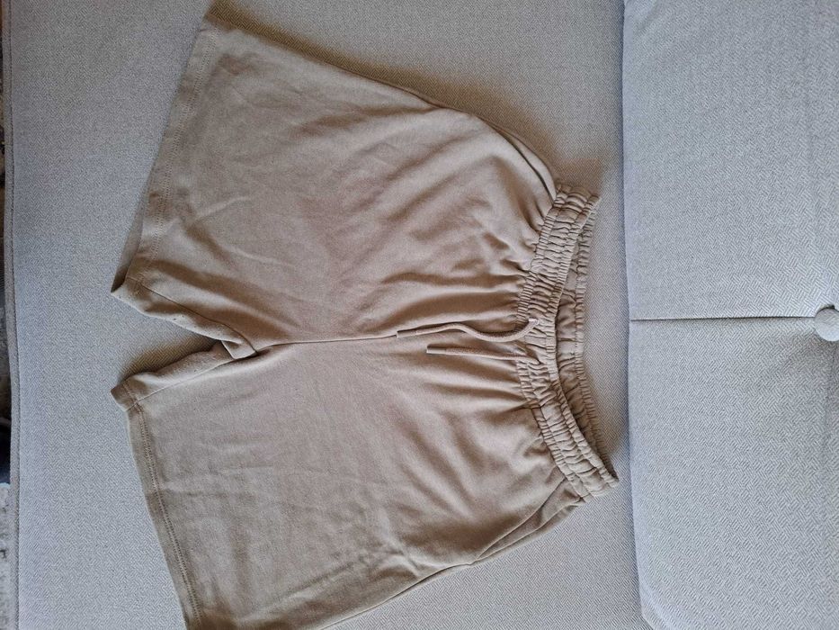 Pantaloni scurti dama M bej spre maro