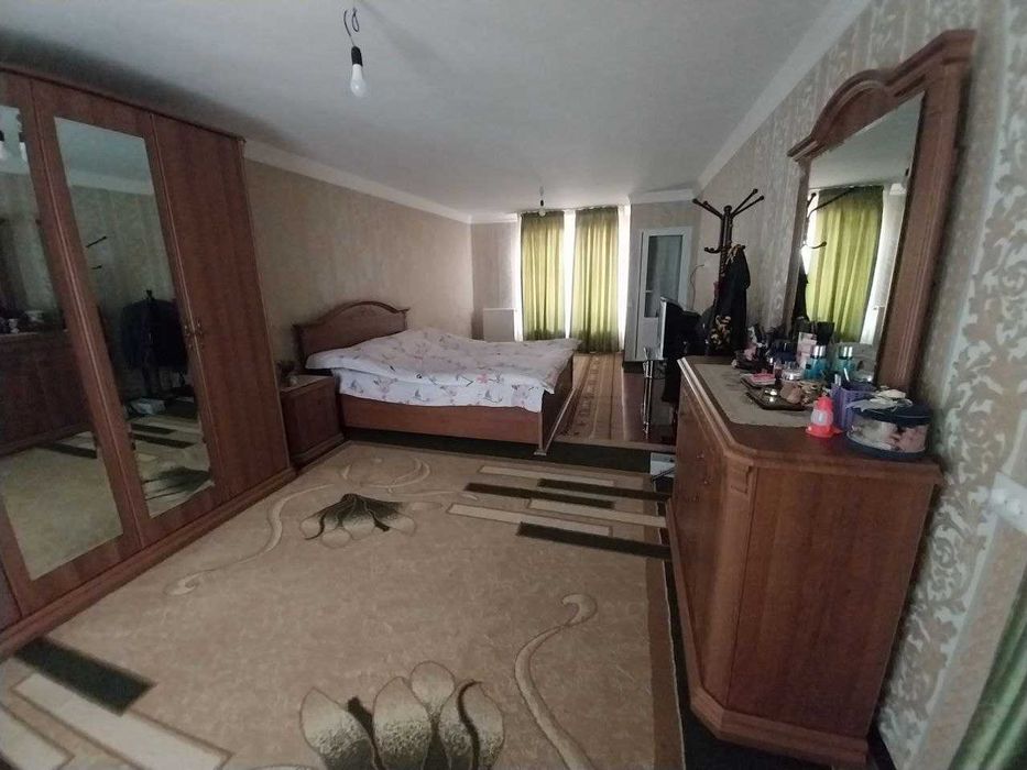 Srochna sotiladi Uchastka sotiladi 6 sotixdan 2 ta Qibray Guliston MFY