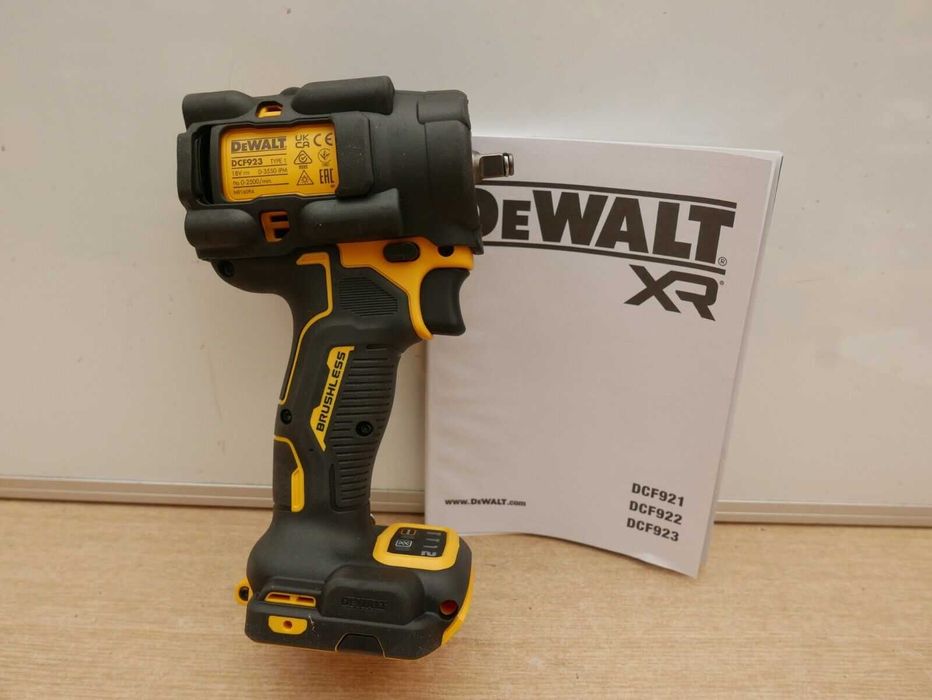 DeWalt DCF923 18v xr 3/8" 610nm гайковерт импакт.