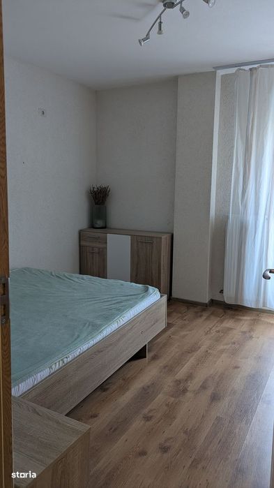 Inchiriez ap cu 2 dormitoare, decomandat, bloc nou, centru!