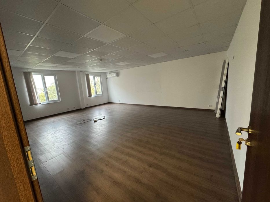 Дава се под наем Офис в Ямбол, Възраждане - 200 кв.м за 255 € - Снимка #4