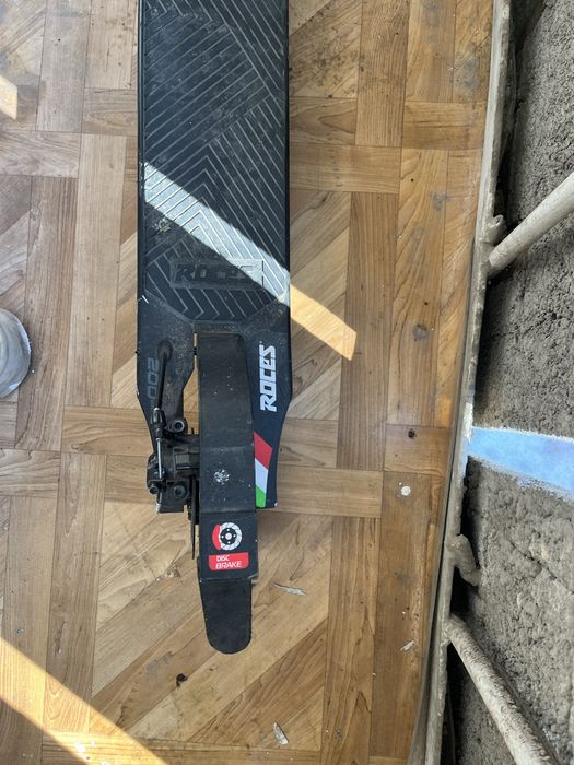 Продам самокат Roces 200.