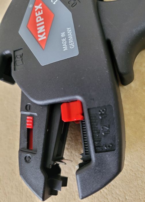 Decablator Cabluri Knipex