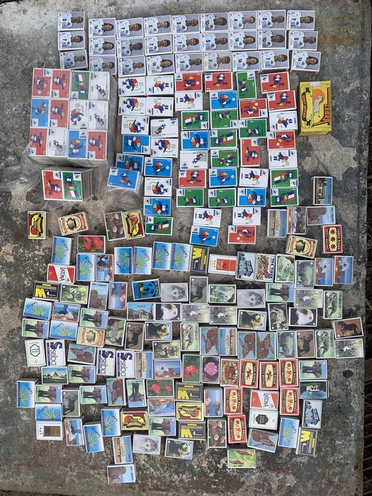 Кибрити пълни с клечки, както са в оргинал. На повече от 25 години.