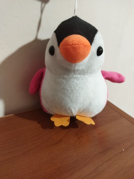 Плюшевая игрушка пингвин