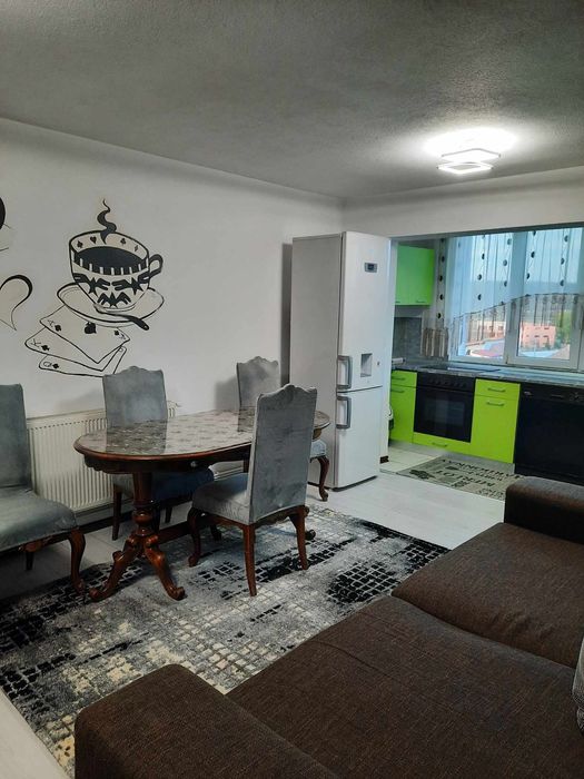 Inchiriez apartament 4 camere zona centrala