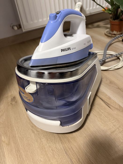 Statie de calcat Philips GC8220