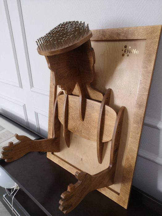 Инсталляция ручной работы.