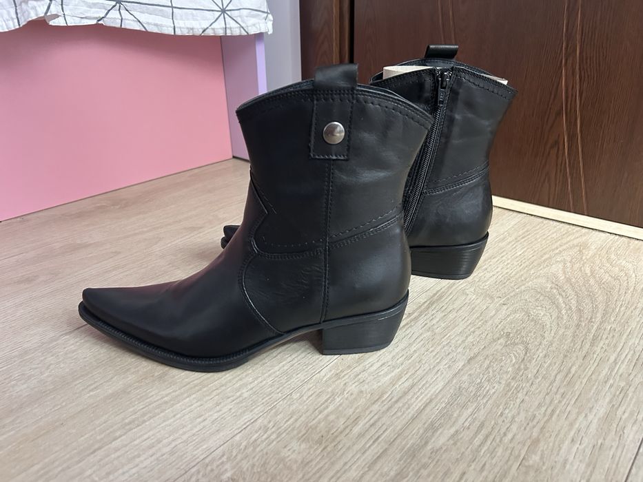 Дамски боти чисто нови