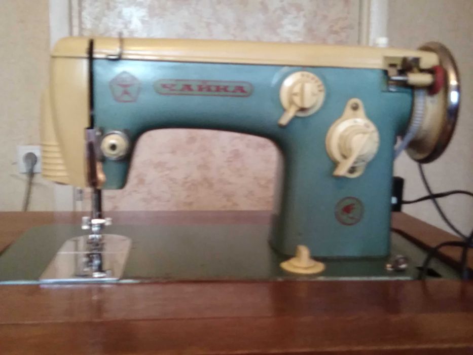 Швейная машинка Чайка класс 115-1