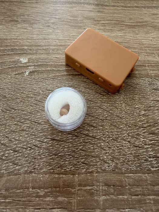 Cutiuță GSM+casca japoneza