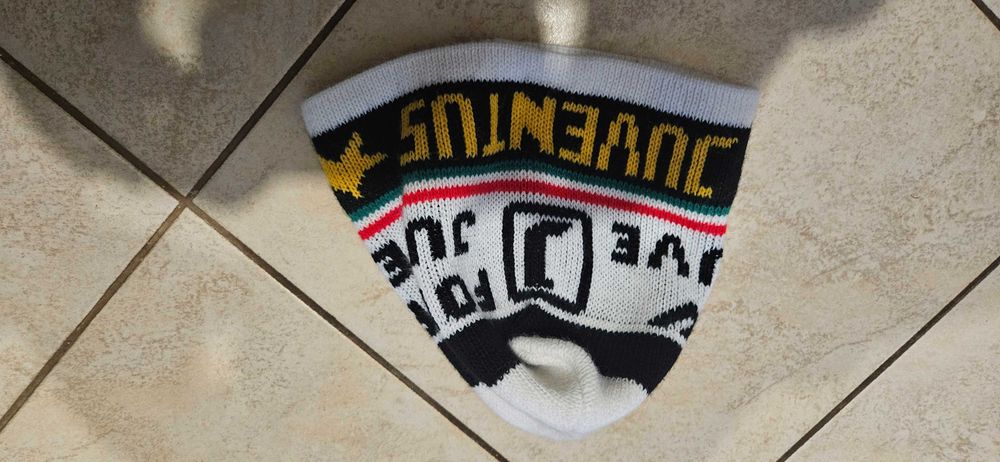 Плетена спортна шапка на Juventus