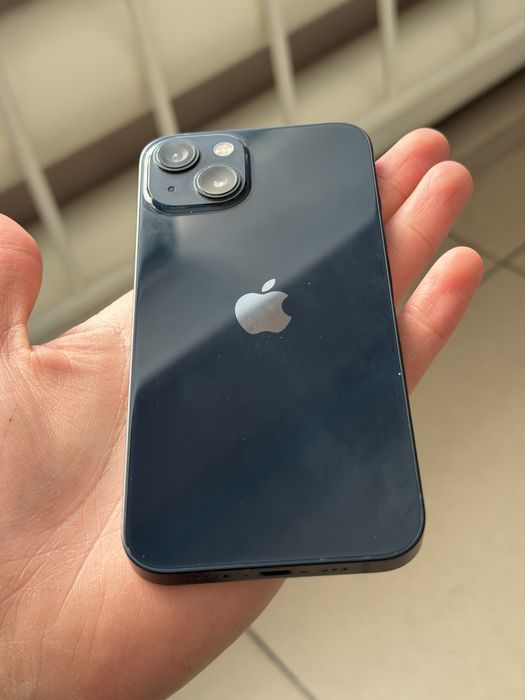 Продам Iphone 13