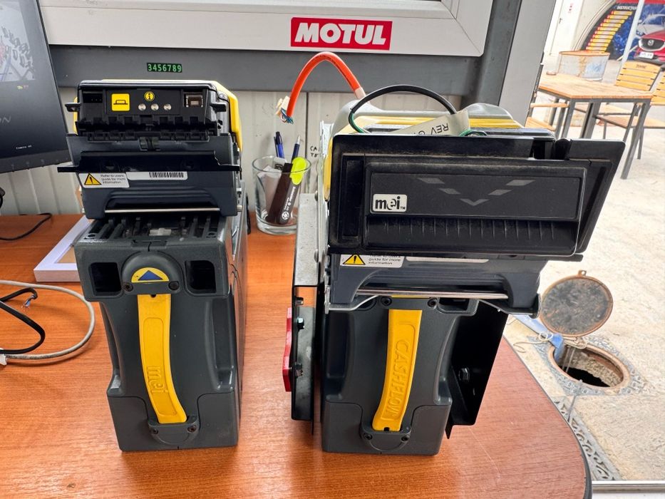 Acceptoare bancnote MEI