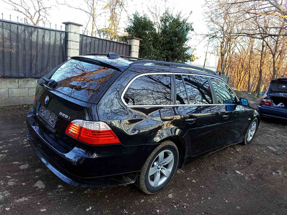 На части: BMW E61 525i 190кс.