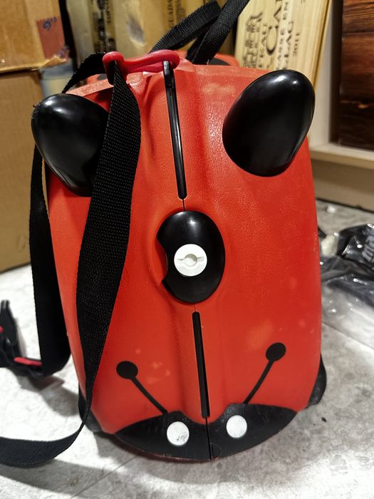 Trunki красный чемодан