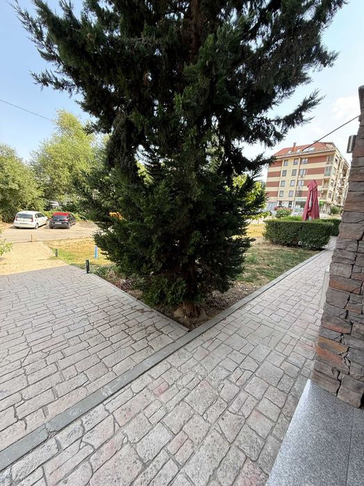 Дава се под наем Тристаен апартамент в София, Витоша - 85 кв.м за 841.5 € - Снимка #1