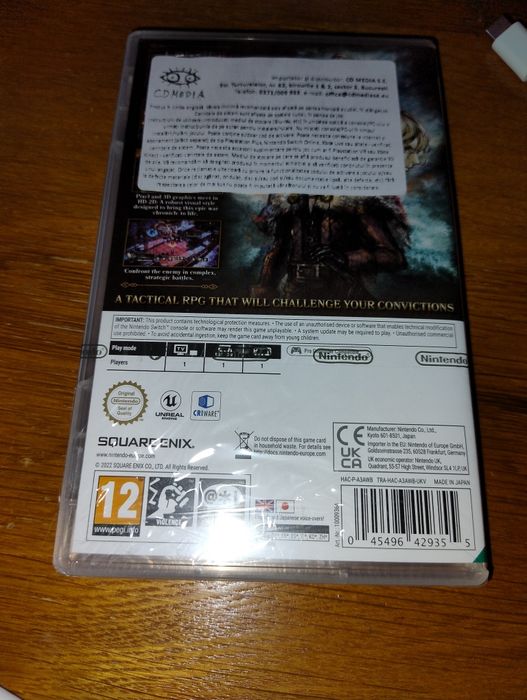 Triangle Strategy SIGILAT (Nintendo Switch) + insigne personaje joc