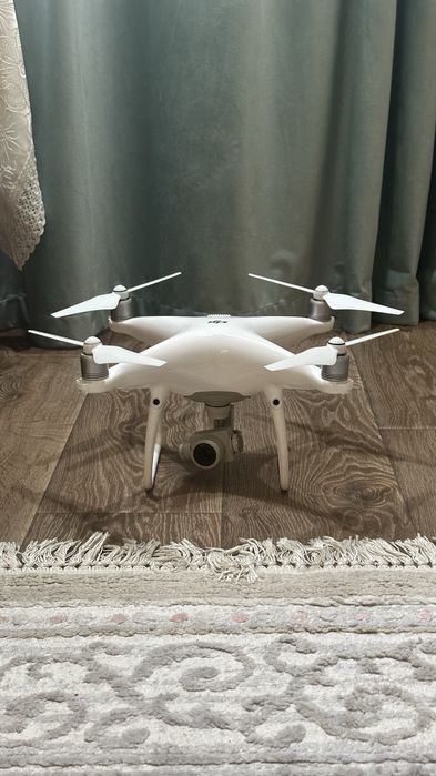 quadcopter Phantom 4 DJI