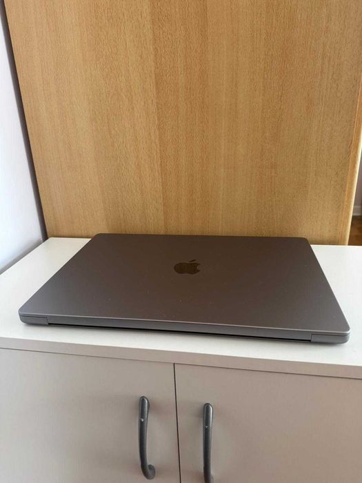 MacBook Pro 16” M1 Pro | 16GB RAM | 512GB SSD | Перфектно състояние