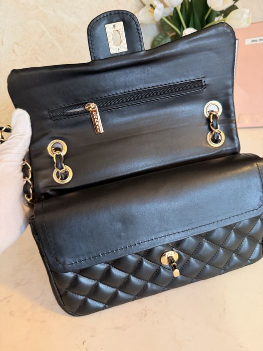 Дамска чанта Chanel Classic среден размер черна