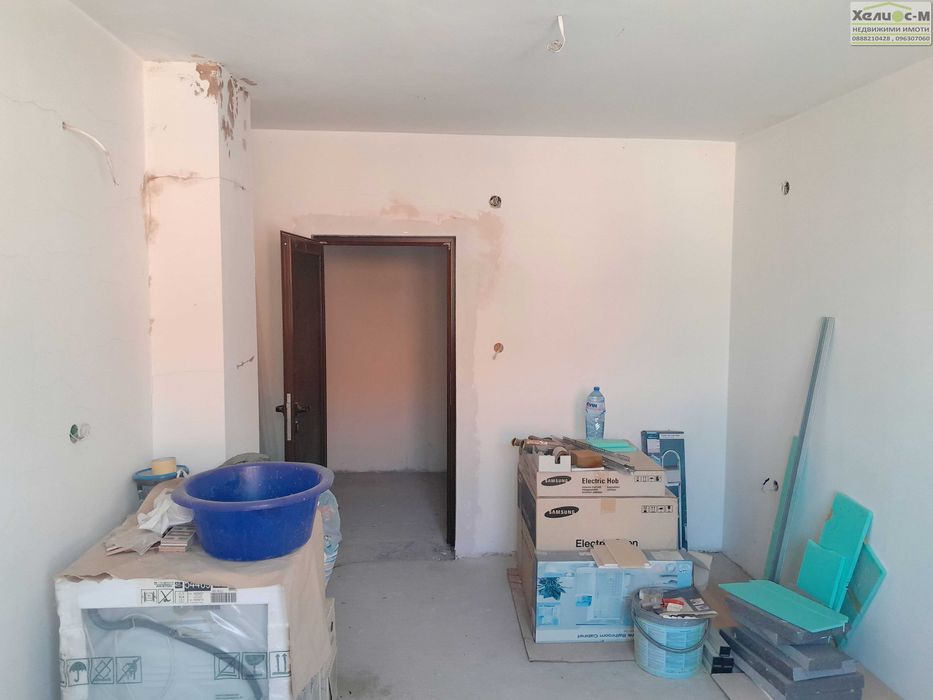 Тристаен апартамент до трето и четвърто училище, гр.Монтана