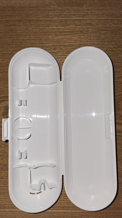 Philips Sonicare ExpertClean 7300 cu un mic defect estetic