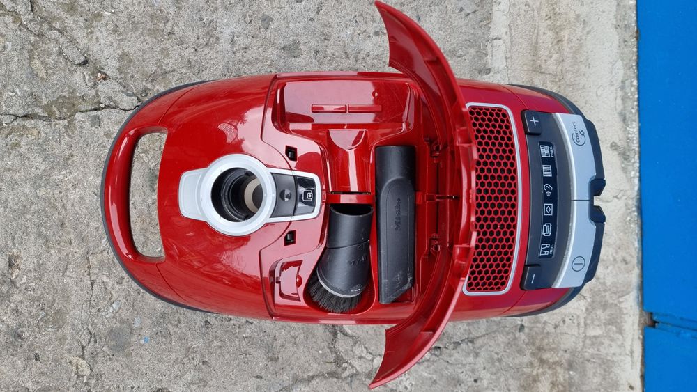 Прахосмукачка-Miele C3