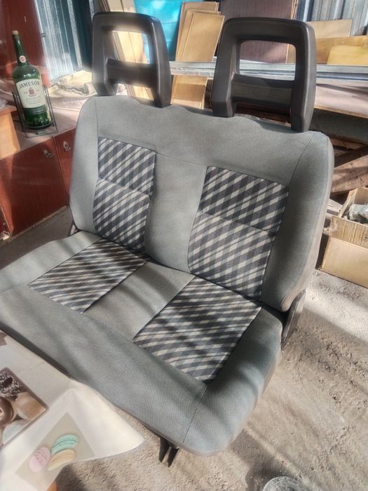 Сиденье автомобильное.