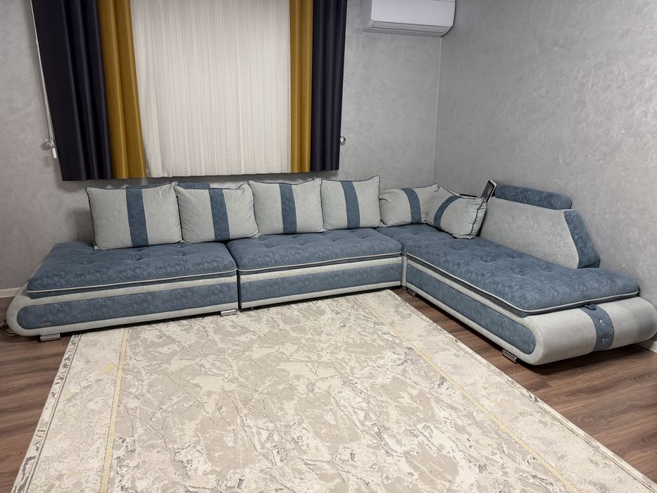 Диван угловой универсальный