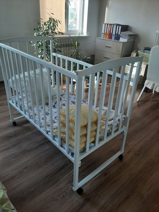 Детская кроватка