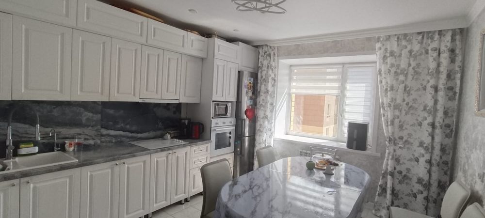 Продам 4-комн квартиру на Муканова