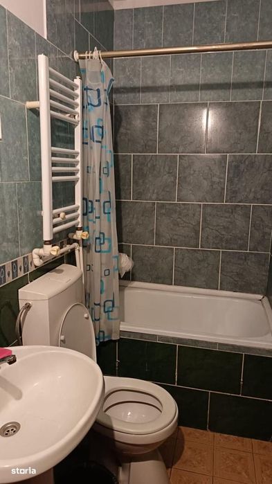 1 camera de inchiriat la casa in zona Pacurari - Fundatie — fotografia 3