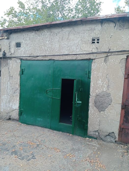 Продам гараж в обществе Металлург