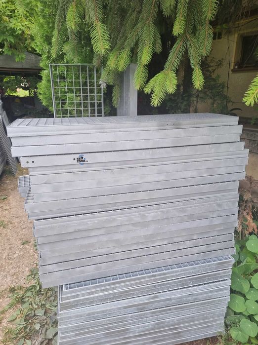 trepte scari metalice galvanizate