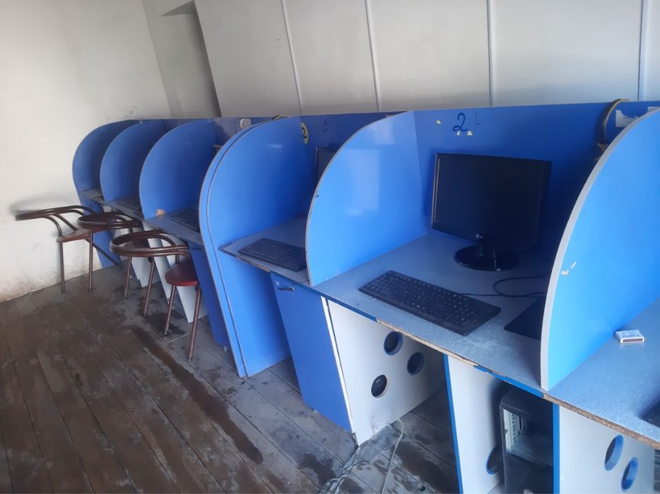 Sotiladi!!! 15 ta kampyuter stol stul jihozlari bilan