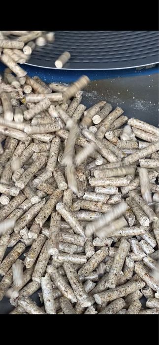 peleti din pin Rasinoase