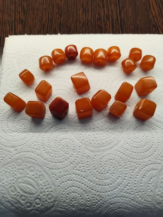 Продам янтарные бусины