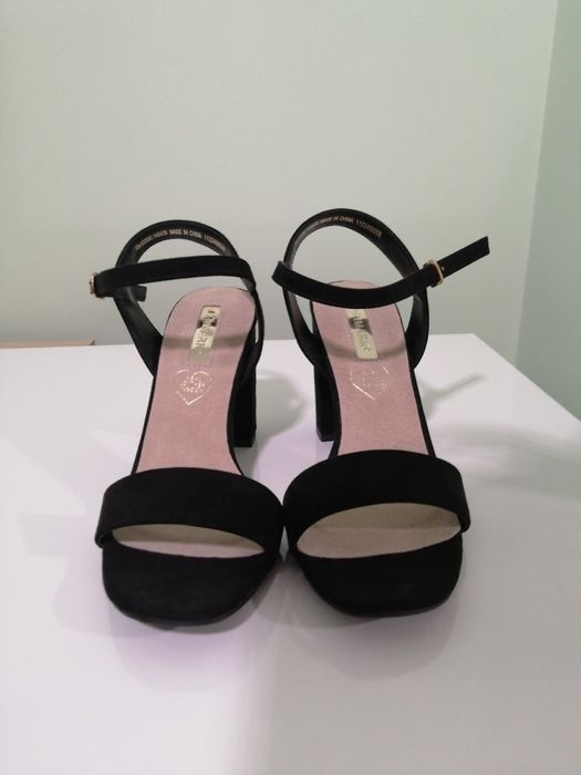 Сандали цвят черен и телесен