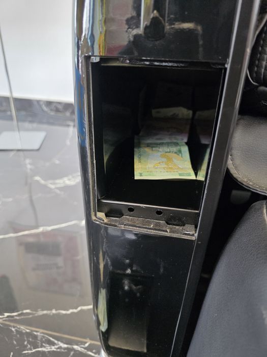 Scaun de masaj cu acceptor de bancnote