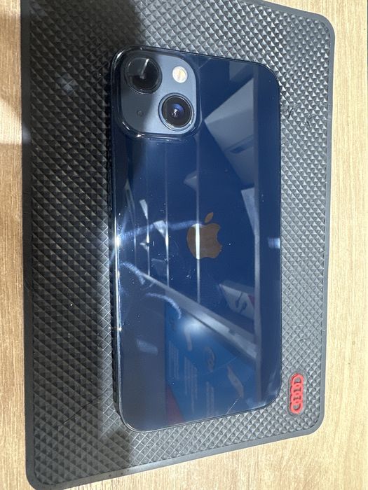 продам iPhone 13