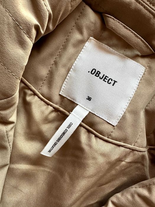 Капитониран елек Object