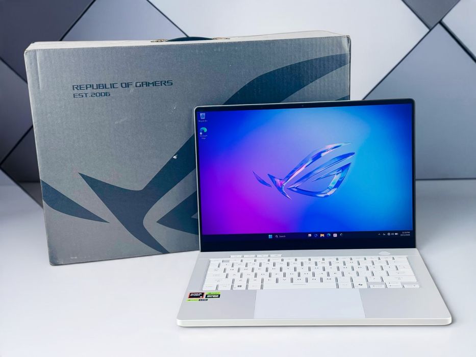 ASUS ROG Zephyrus G14 GA403UM 14" 3K 120Hz OLED 4.0 GHz Ryzen 9 270 RTX 5060 16GB LPDDR5X RAM 1 TB PCIe SSD НОВ! Гаранция!