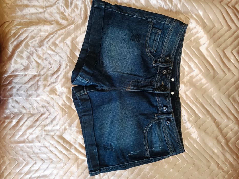 Разпродажба на къси панталони