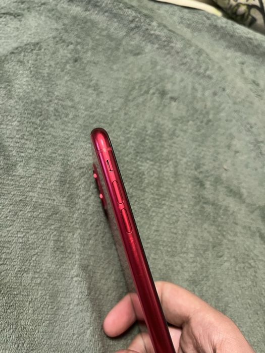 Iphone 11 Rosu Sanatate baterie 72%