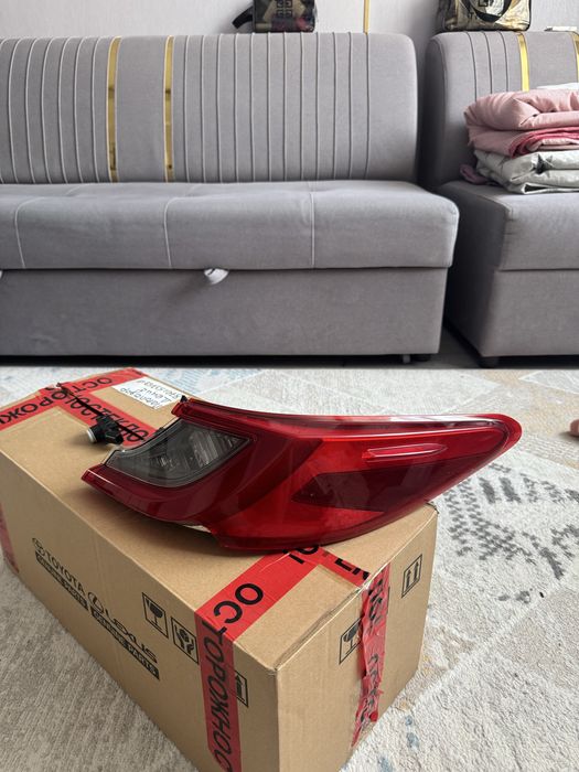 Задний фонарь камри 80