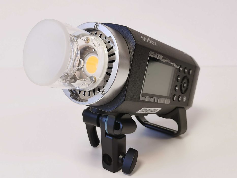 Godox AD400 Pro светкавица