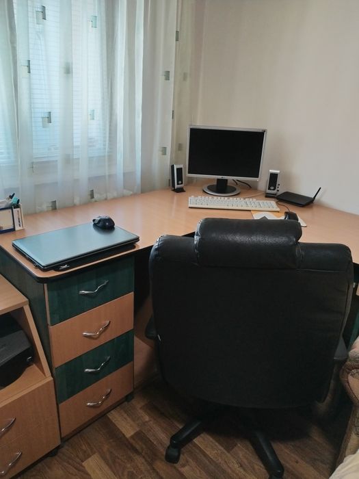 Vând birou ,utilizat